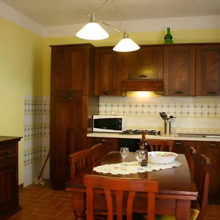 Appartement Fratticciola Sleeps 6 Pool Air Con Wifi *